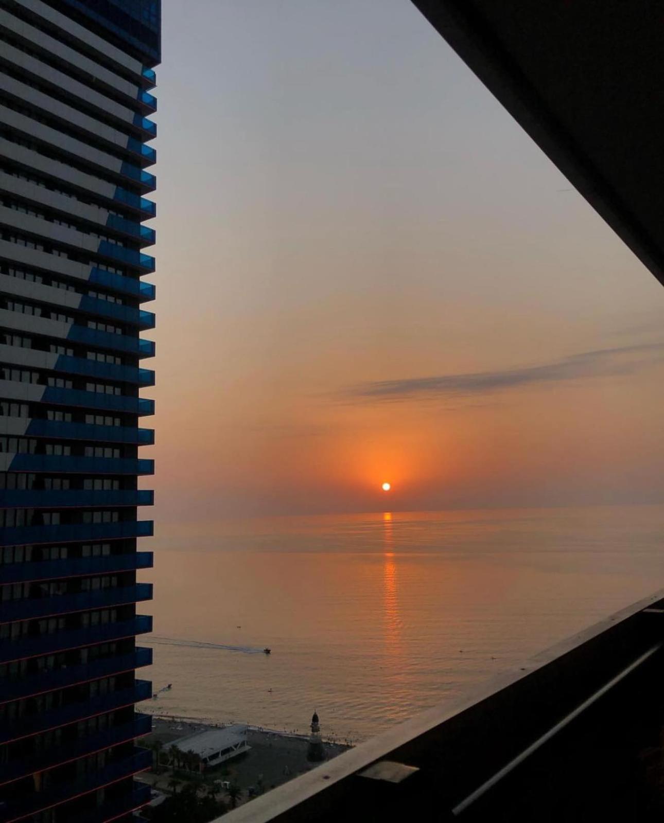 Luxury Panorama Sea View Apartment & Central Батуми Экстерьер фото