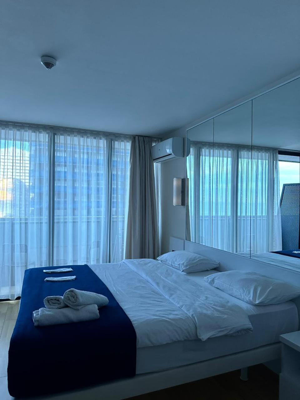 Luxury Panorama Sea View Apartment & Central Батуми Экстерьер фото